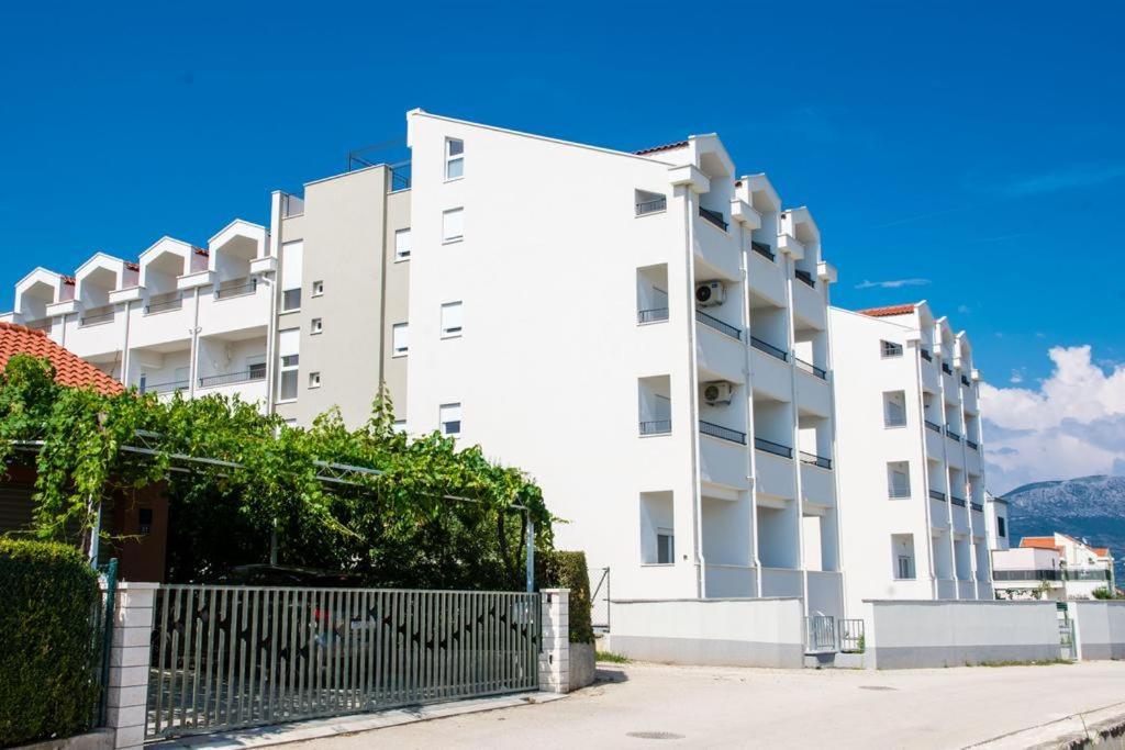 Terrace Apartment Danny Kastela Luaran gambar